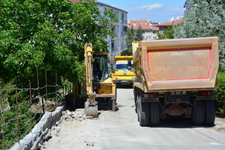 Akyurt Belediyesi kaldırım çalışmalarına başladı