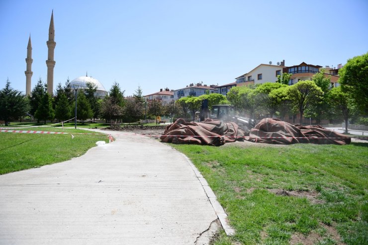 Köroğlu Parkı sil baştan yenileniyor