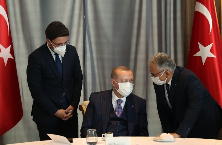 Başkan Büyükkılıç, ’Demokrasi Adası’nda cumhurbaşkanı ile görüştü