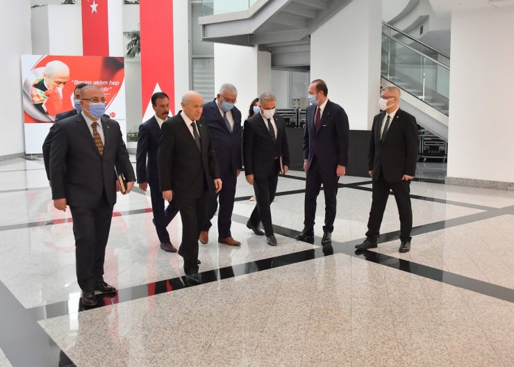 MHP Genel Başkanı Bahçeli il başkanları ile bir araya geldi
