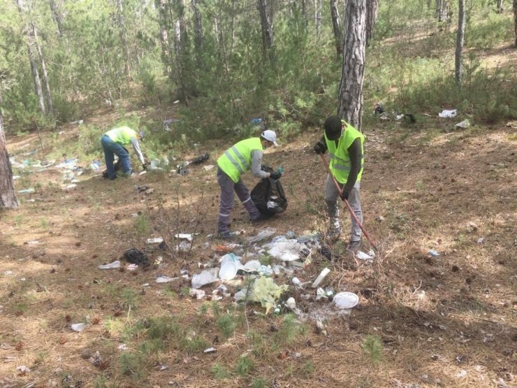 ‘‘Ormanlar sizin çöplüğünüz değil’’