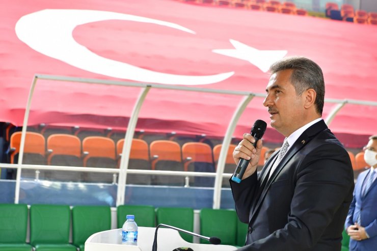 Şampiyon Mamak Belediyesi kupasına kavuştu