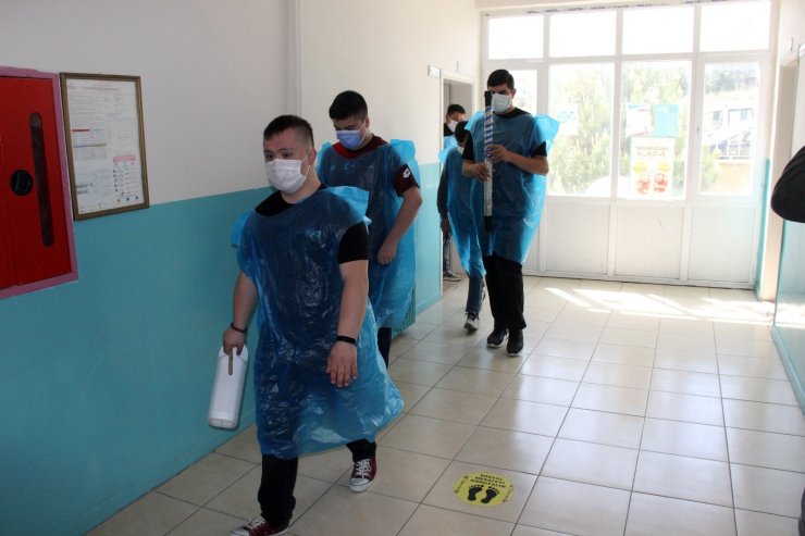 Özel eğitim öğrencileri, çevre bilinci için plastik enstrümanlarla ritim tuttu