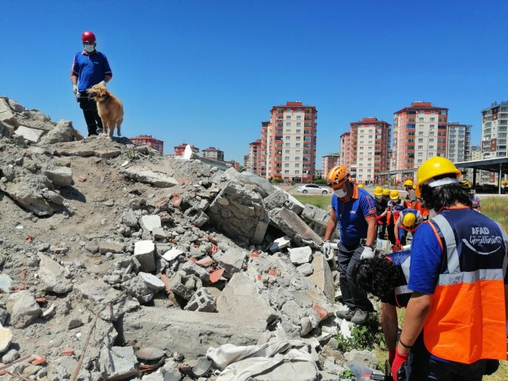 Destek AFAD gönüllülerine enkazda arama kurtarma eğitimi