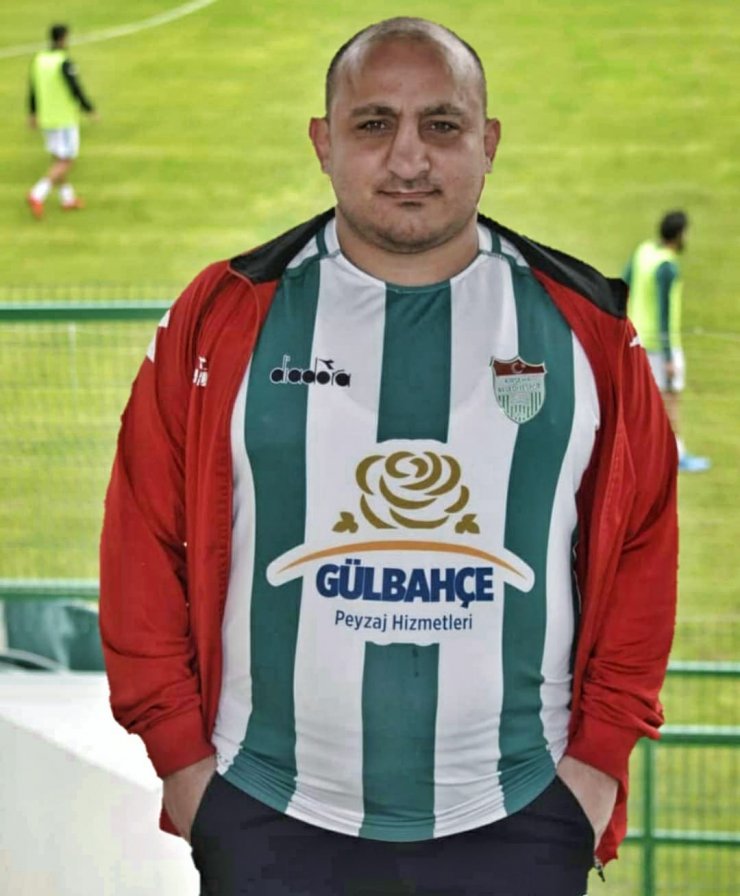 Kırşehir Belediyespor taraftarları, TFF önünde eylem yaptı