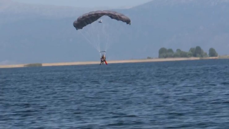Anadolu Ankası Tatbikatında gölde kazazede kurtarma görevi yapıldı
