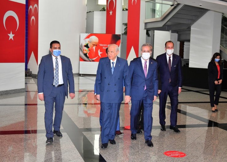 MHP lideri Bahçeli, partisinin belediye başkanları ile bir araya geldi