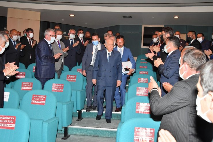MHP lideri Bahçeli, partisinin belediye başkanları ile bir araya geldi