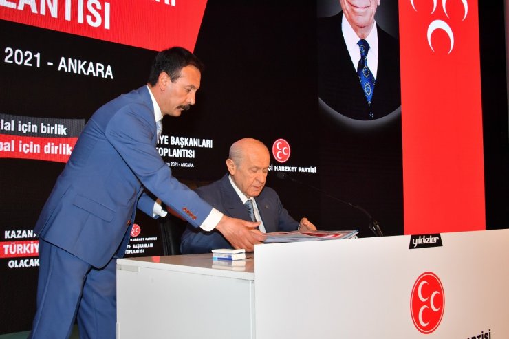 MHP lideri Bahçeli, partisinin belediye başkanları ile bir araya geldi