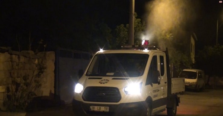 Kocasinan Belediyesi, sağlıklı bir çevre için tüm açık alanları ilaçlıyor