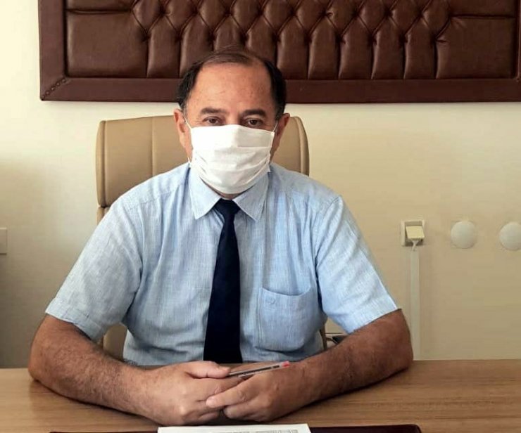 Mahalle mahalle gezerek aşıya ikna ediyorlar