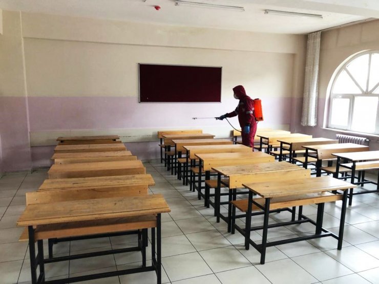Keçiören Belediyesi okullarda kapsamlı dezenfeksiyon çalışması başlattı