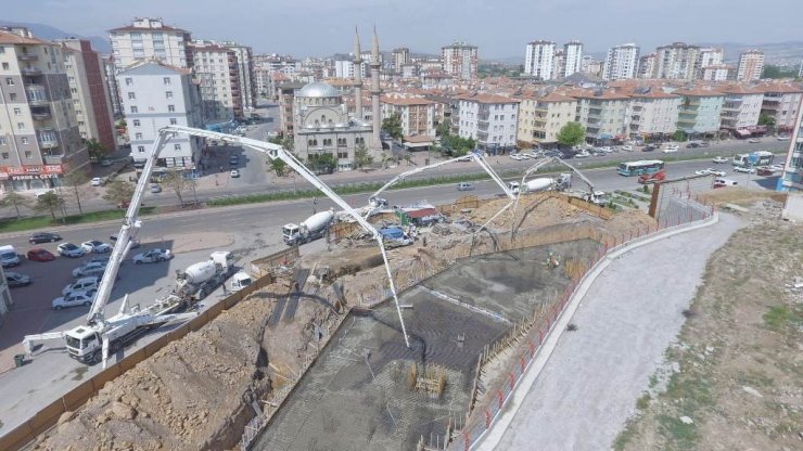 Başkan Çolakbayrakdar: "Kentsel yenilemeyle Erkilet Bulvarı ve Yeşil Mahalle’ye yeni çehre"