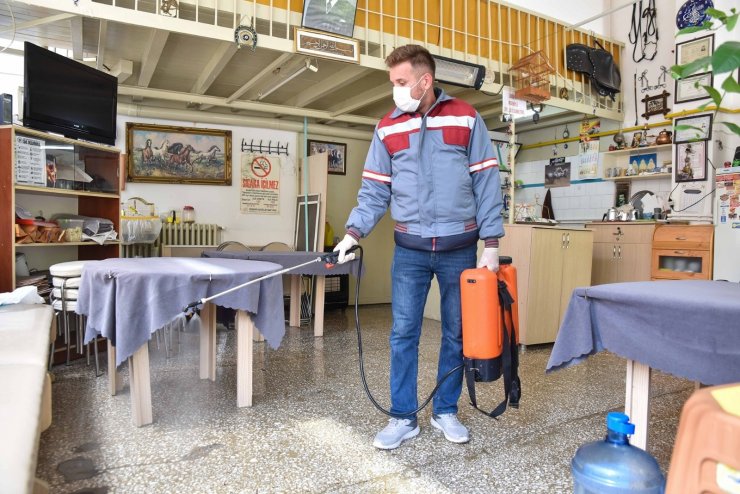 Tepebaşı’nda kıraathaneler dezenfekte ediliyor