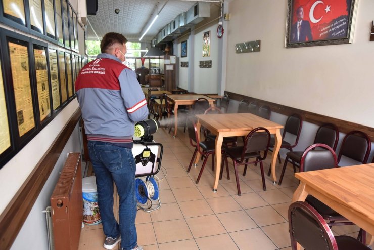 Tepebaşı’nda kıraathaneler dezenfekte ediliyor