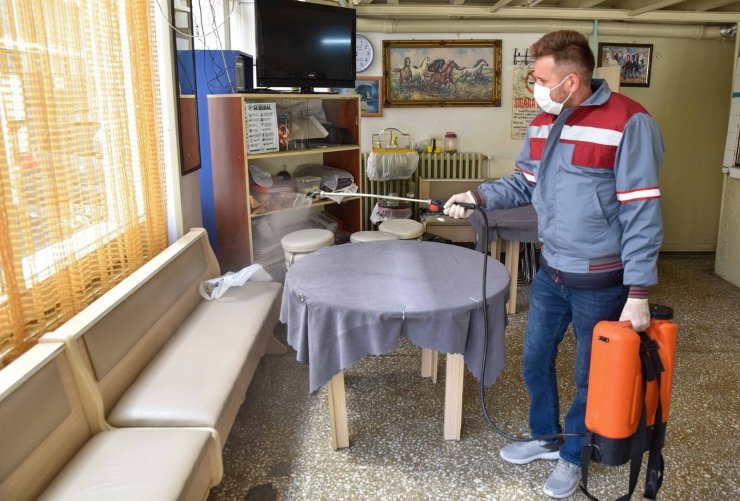 Tepebaşı’nda kıraathaneler dezenfekte ediliyor