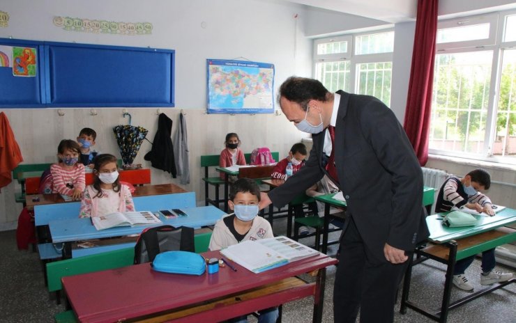 Kayseri’de sınıflar yeniden öğrencilerle doldu