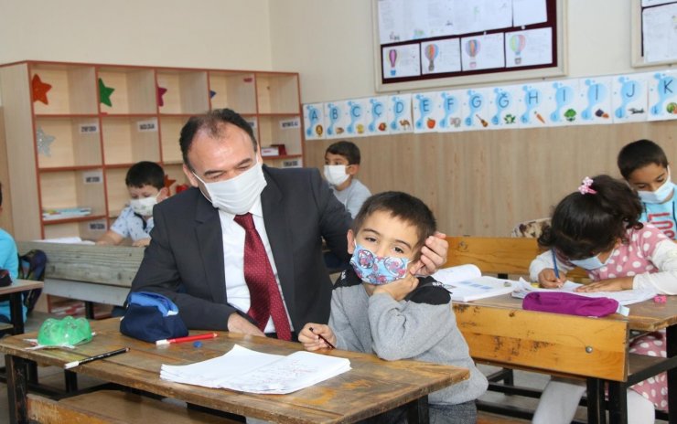 Kayseri’de sınıflar yeniden öğrencilerle doldu