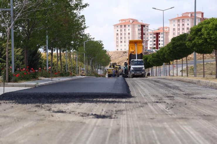 Başkan Dinçer sıcak asfalt serim çalışmalarını yerinde inceledi