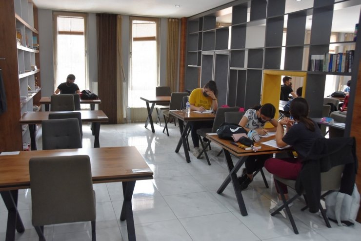 Gelecek nesiller Kocasinan Akademi ile hayata hazırlanıyor