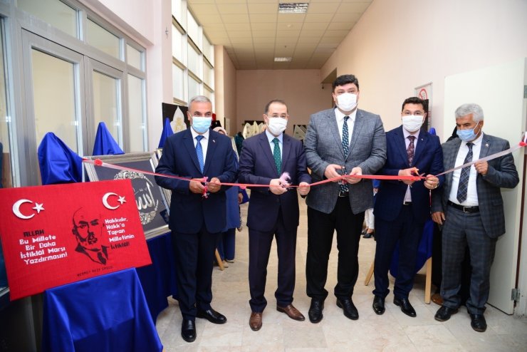 “3 Kuşak Bir Arada İstiklal Marşı”