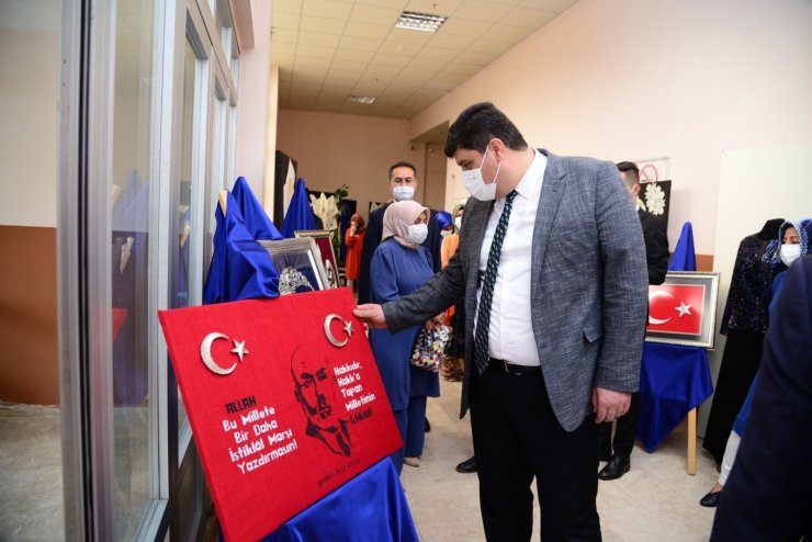 “3 Kuşak Bir Arada İstiklal Marşı”