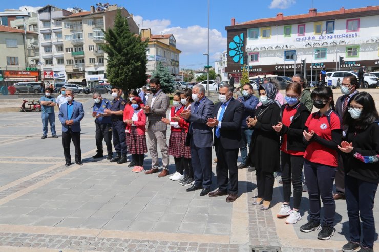 Develi’de ödüllü LGS deneme sınavında dereceye girenlere ödülleri verildi