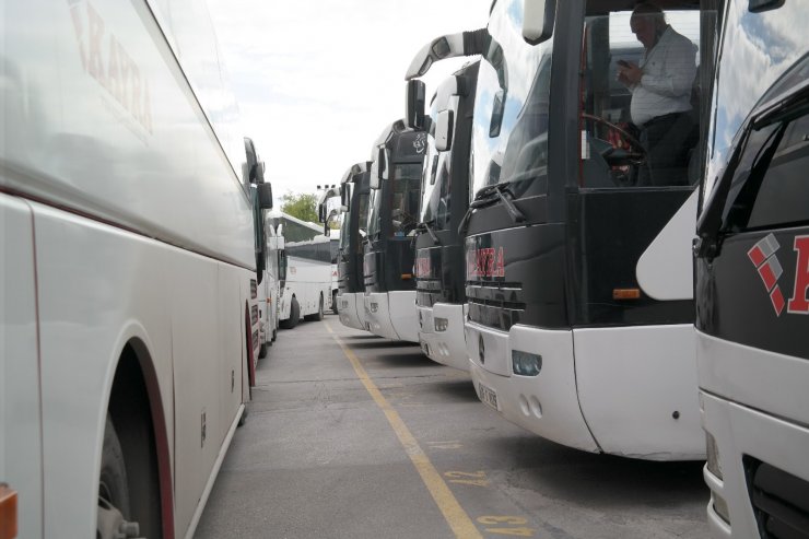 Büyükşehir’in servis esnafını mağdur ettiği iddiası