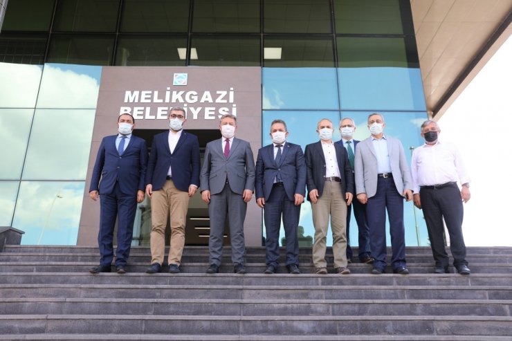 İlim Yayma Vakfı Mütevelli Heyeti Üyeleri Başkan Palancıoğlu’nu ziyaret etti