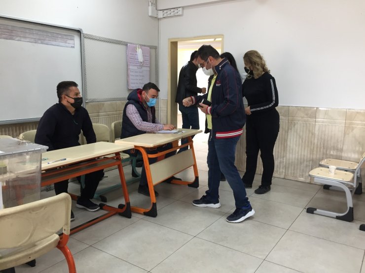 Bir yanda LGS sınavı bir yanda muhtarlık seçimi yapıldı