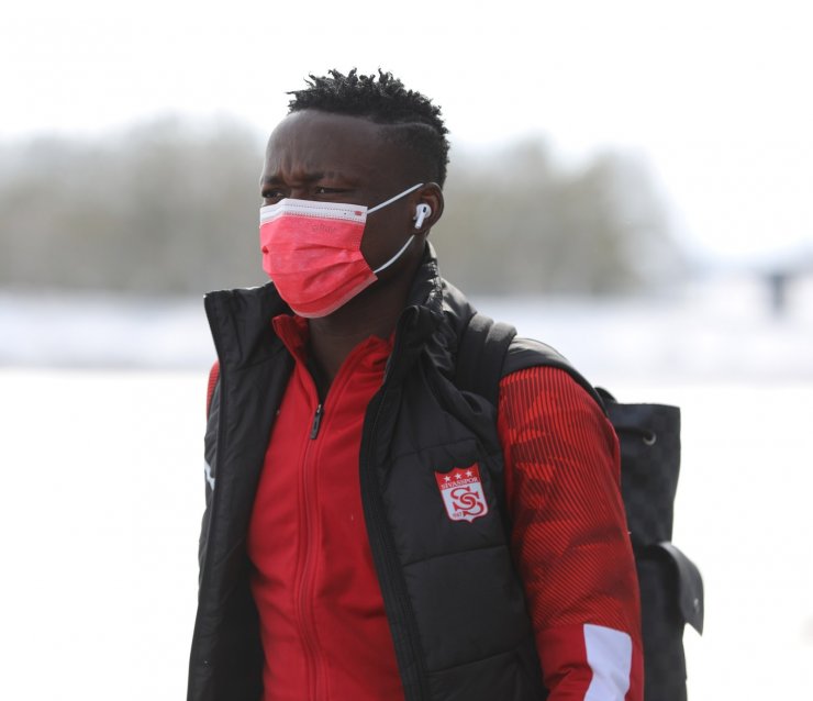 Sivasspor’da Casimir Ninga takımdan ayrılıyor