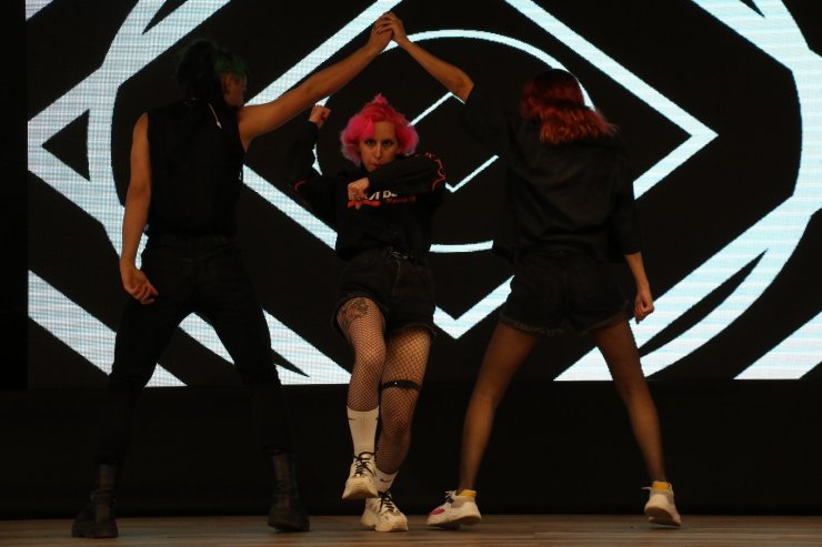 K-Pop hayranlarının heyecanla beklediği ‘2021 K-Pop Festivali’ gerçekleştirildi