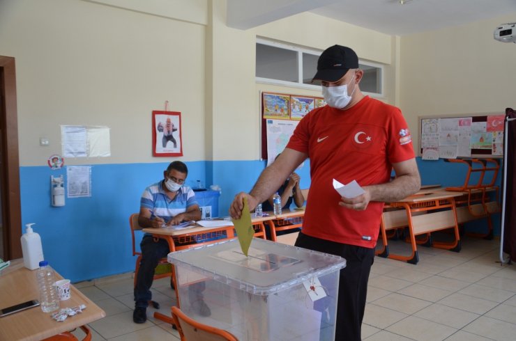 Karaman’da, 3 mahallede muhtarlık seçimi