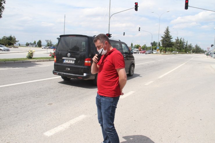 Polisten sivil kıyafetli trafik denetimi