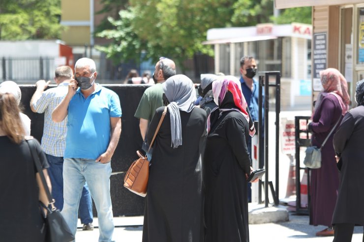 Liselere Geçiş Sistemi (LGS) sınavı sona erdi