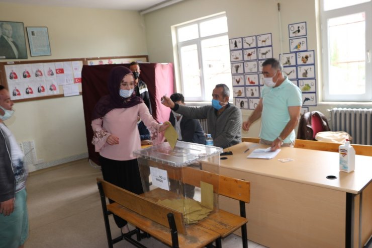 Niğde’de 4 köyde muhtarlık seçimi yapıldı