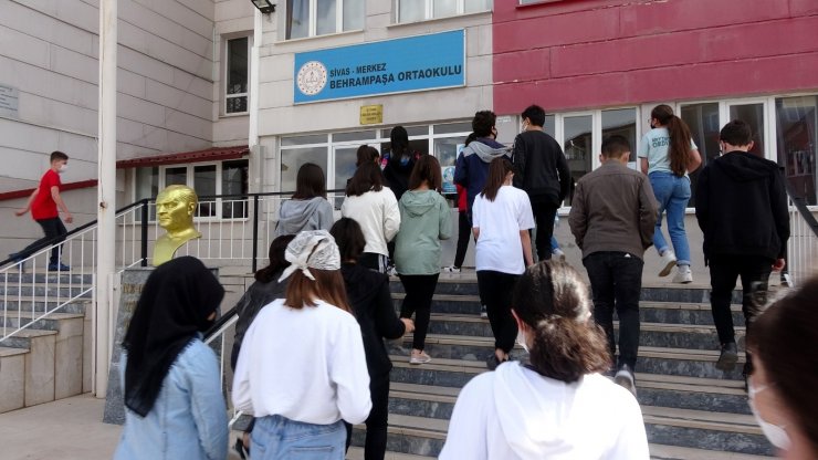 Sivas’ta LGS heyecanı başladı