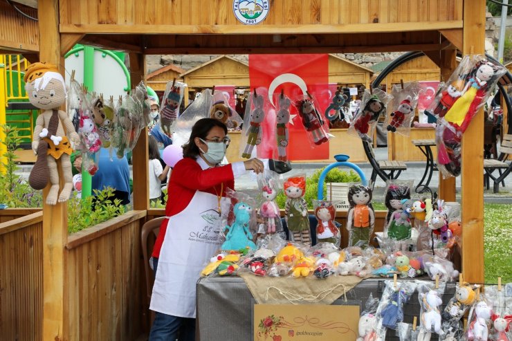 Talas’ta Maharetli Eller Kadın Üretici Pazarı Yeniden Başladı
