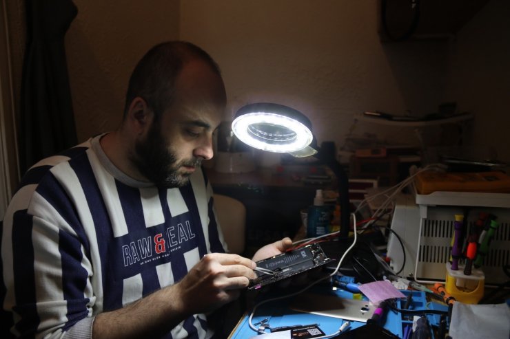 Talebe yetişmek için geç saatlere kadar çalışıyorlar