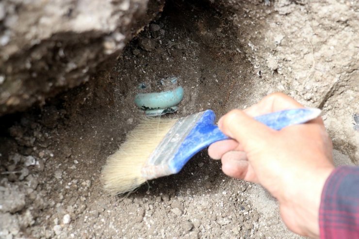 Kazıda ortaya çıkan 2 seramik parçası heyecan uyandırdı
