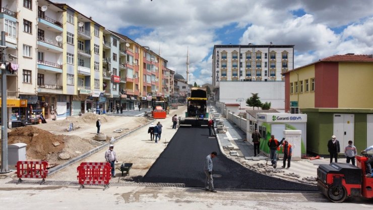 Sorgun Belediyesi yol yapım çalışmalarına devam ediyor