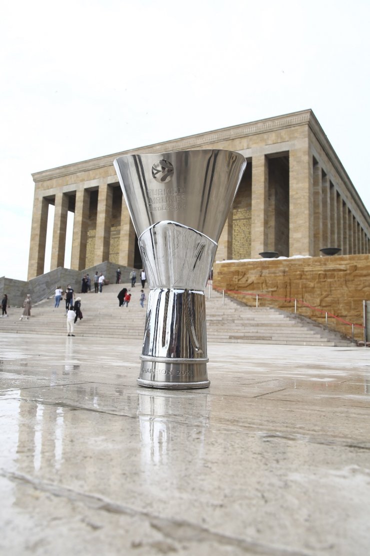 Euroleague ve Basketbol Süper Ligi şampiyonu Anadolu Efes, Anıtkabir’de