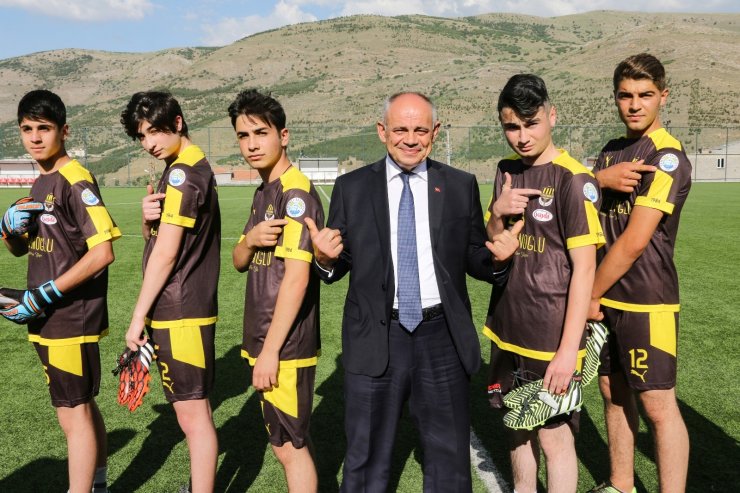 Başkan Öztürk’ün genç futbolculara desteği devam ediyor