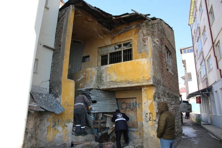 Sivas Belediyesi 103 metruk binayı yıktı