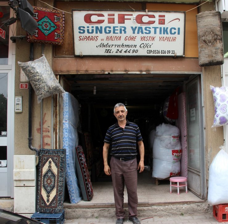 Bin yıllık geleneği kentte tek başına sürdürüyor
