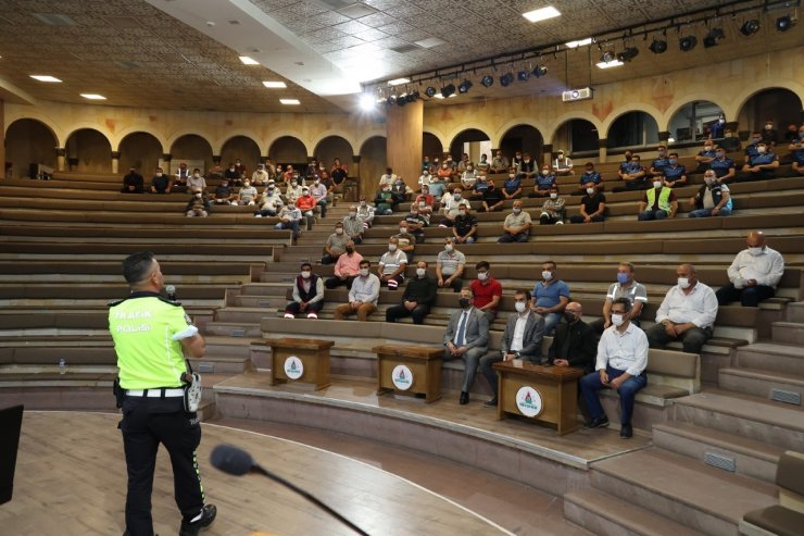 Belediye şoförlerine eğitim düzenlendi