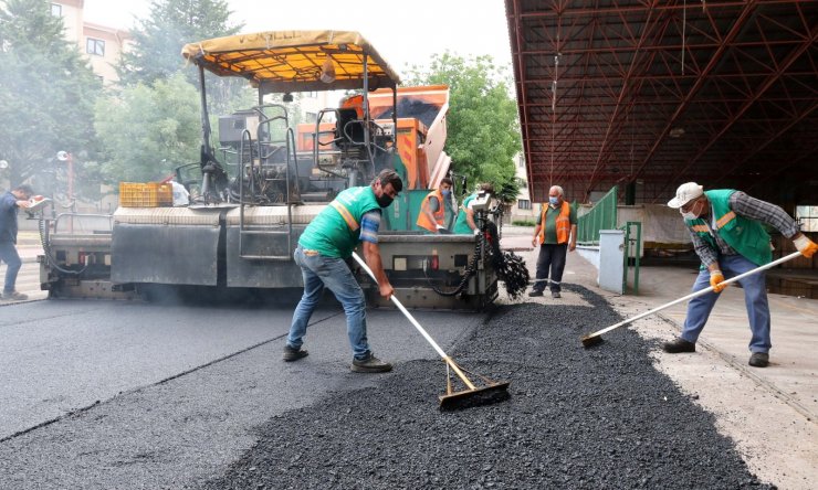 Çankaya Belediyesi’nin asfalt çalışmaları Çayyolu bölgesinde devam ediyor