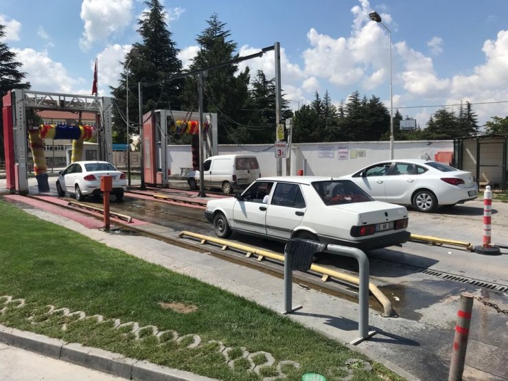 Araç yıkama makinelerinde hafta sonu yoğunluğu