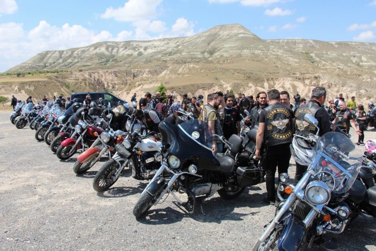 Kapadokya’da motosikletçiler yemin töreni düzenledi