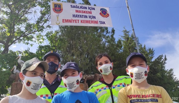 Jandarma ekipleri maske ve emniyet kemerinin önemini anlattı